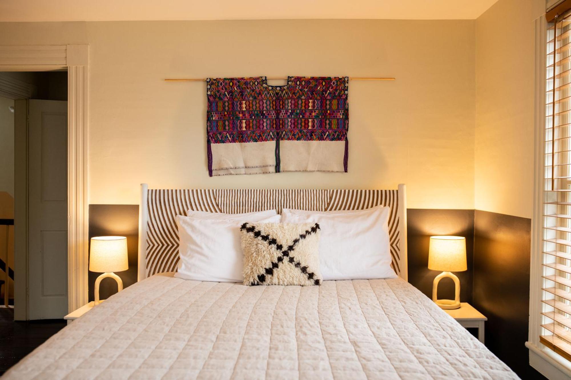 The Vesper Woodstock Bed & Breakfast Room photo