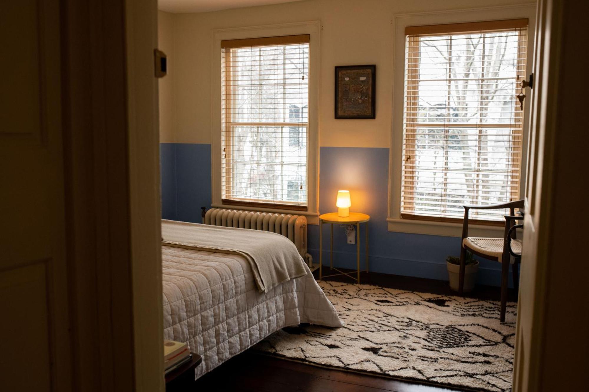 The Vesper Woodstock Bed & Breakfast Room photo